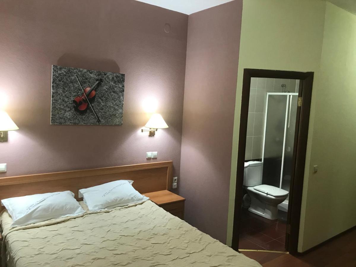 Green Hotel Atyraū Екстериор снимка