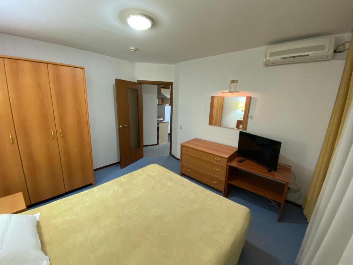 Green Hotel Atyraū Екстериор снимка