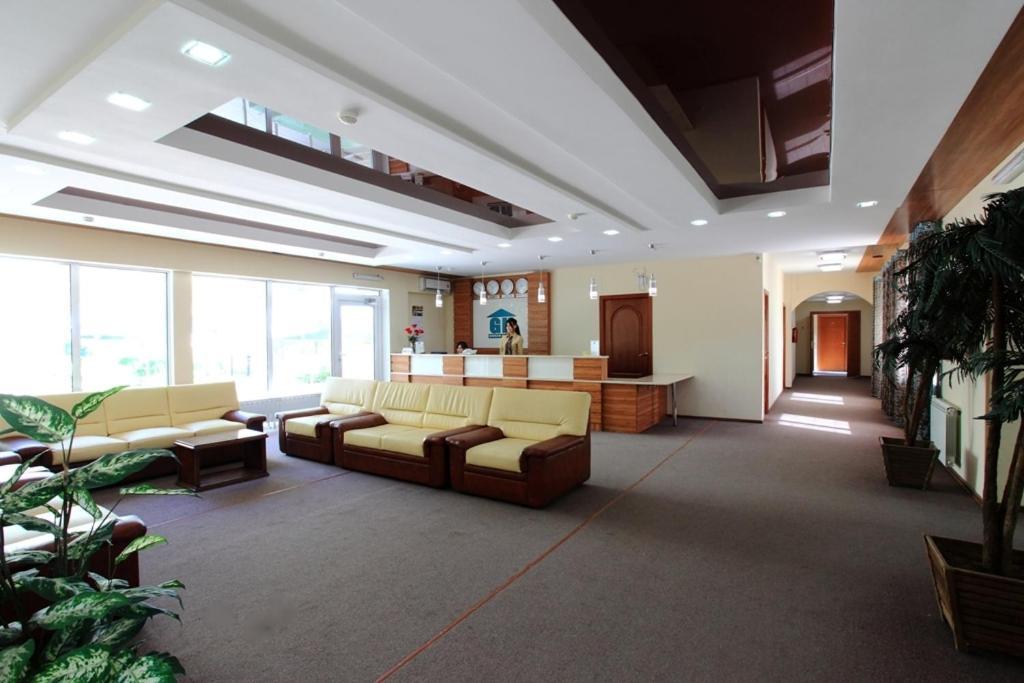 Green Hotel Atyraū Екстериор снимка