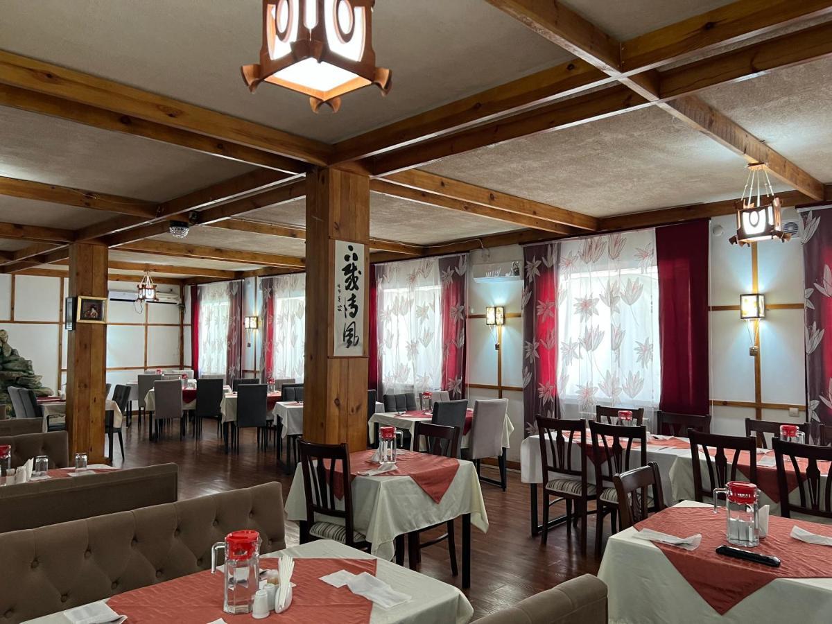 Green Hotel Atyraū Екстериор снимка