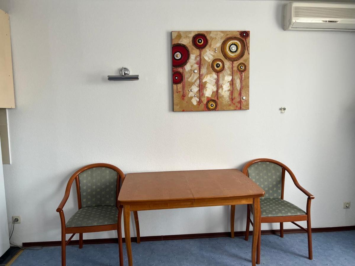 Green Hotel Atyraū Екстериор снимка