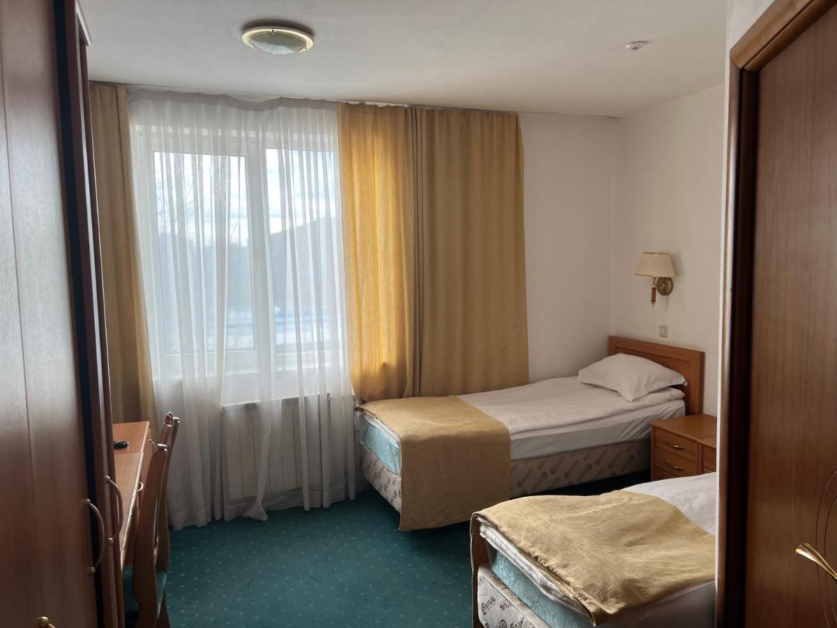 Green Hotel Atyraū Екстериор снимка