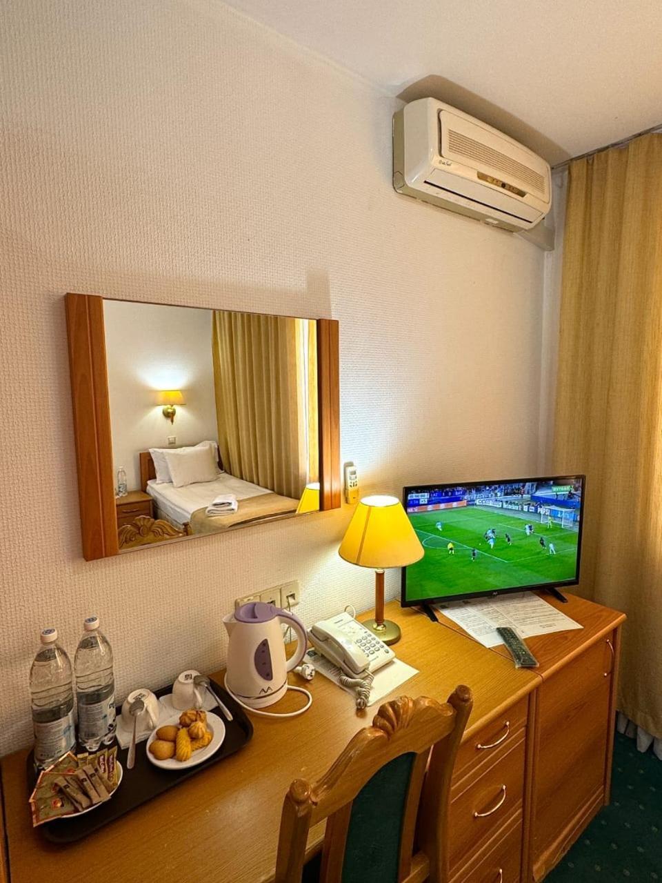 Green Hotel Atyraū Екстериор снимка