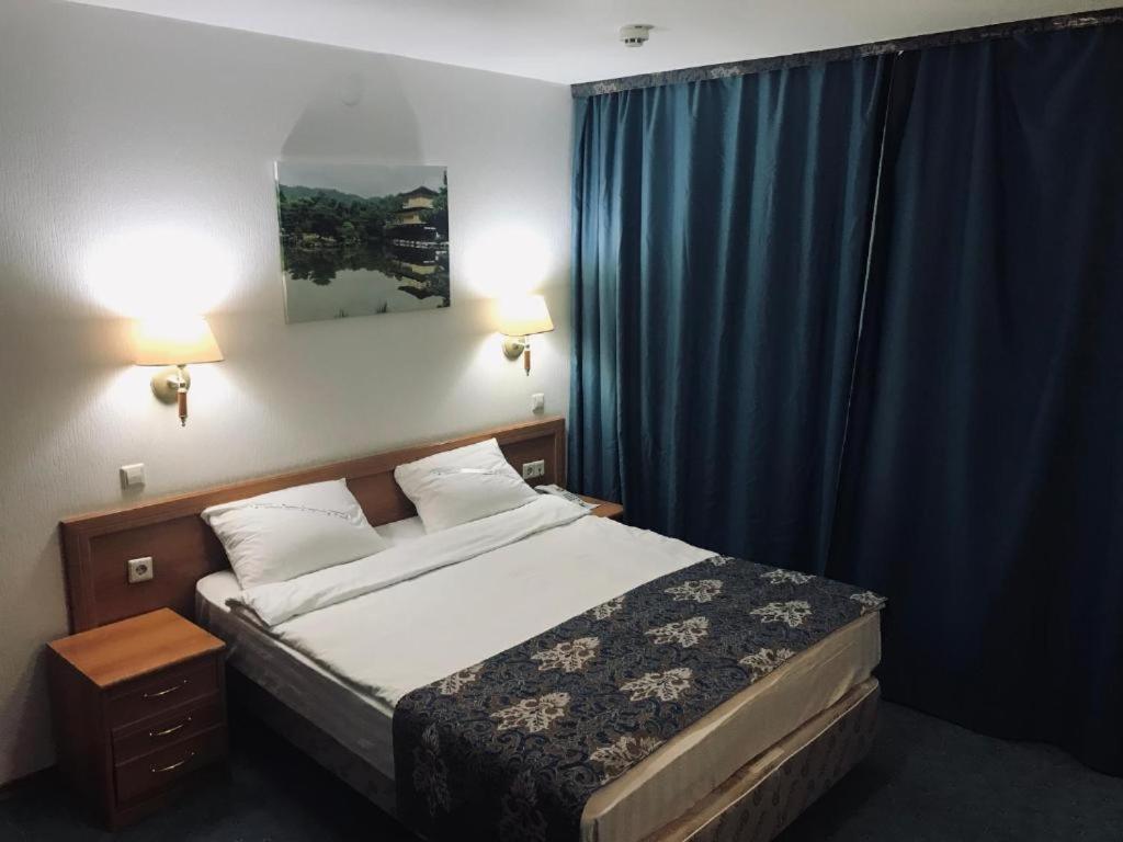 Green Hotel Atyraū Екстериор снимка